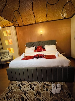 豪華客房, 露台, 湖景 | 埃及棉床單、高級寢具、Select Comfort 床墊、迷你吧