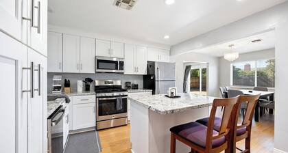 Family-Friendly 3BR in Sacramento – Backyard Fun!