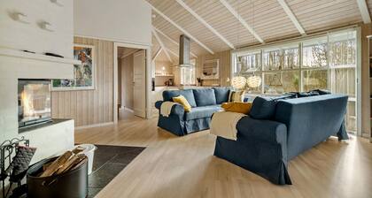 Nice home in Ebeltoft with sauna