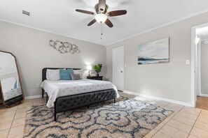 4 Schlafzimmer, Bügeleisen/Bügelbrett, kostenloses WLAN, Bettwäsche
