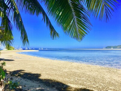Nai Kawakawa 5 Star Beach Front Complex 
Musket Cove Malolo Lailai Island, Fiji