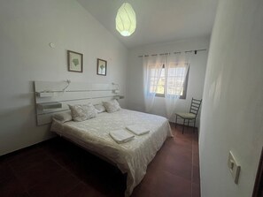 3 bedrooms, iron/ironing board, WiFi, bed sheets - Los Morales - Terrace of Dreams, El Hierro (Frontera)