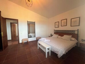 3 Schlafzimmer, Bügeleisen/Bügelbrett, WLAN, Bettwäsche