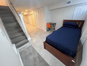 3 Schlafzimmer, Zimmersafe, Bügeleisen/Bügelbrett, WLAN