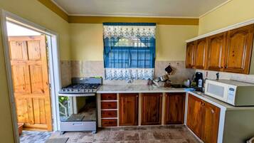 Mikrobølgeovn, ovn og kokeplater