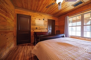 2 bedrooms, iron/ironing board, free WiFi, bed sheets - Wood Cabin in the wilderness at Bonham, Texas (Bonham)