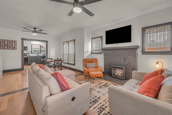 Smart TV, fireplace