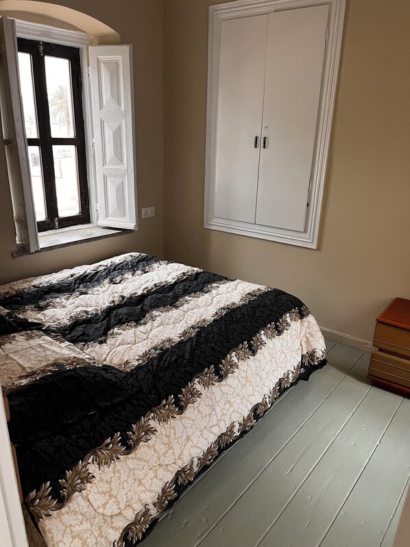 1 bedroom, iron/ironing board, bed sheets