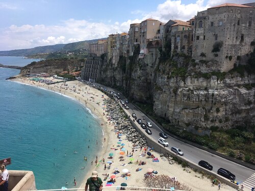 Ground floor apartment close to beach exit and with swimming pool close by. 