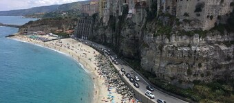 Ground floor apartment close to beach exit and with swimming pool close by. 