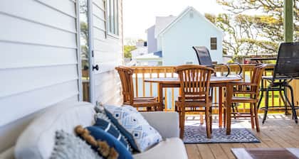 Brand NEW 3 bedroom waterfront cottage on Harker's Island!