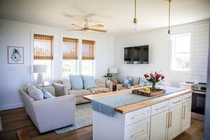 Smart TV, libros, biblioteca de música