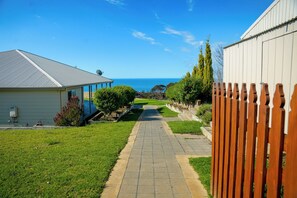 Property grounds - 15% Off Weekly | Ocean-View | Penneshaw Lookout (Penneshaw)