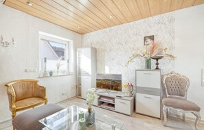 TV - Lovely apartment in Hagen with WiFi (Hagen)