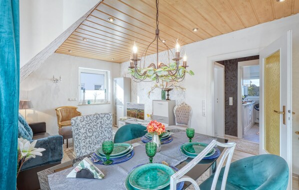 Dining - Lovely apartment in Hagen with WiFi (Hagen)