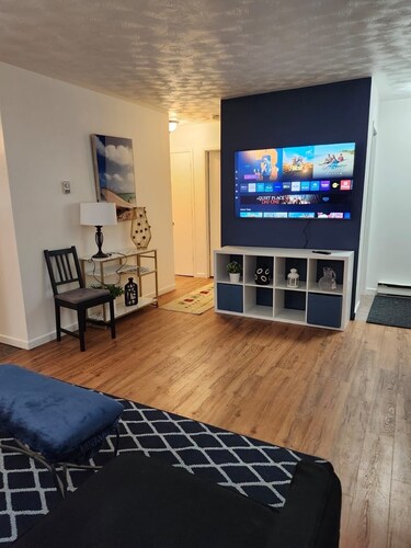 Fully furnished 2 bedrooms townhouse