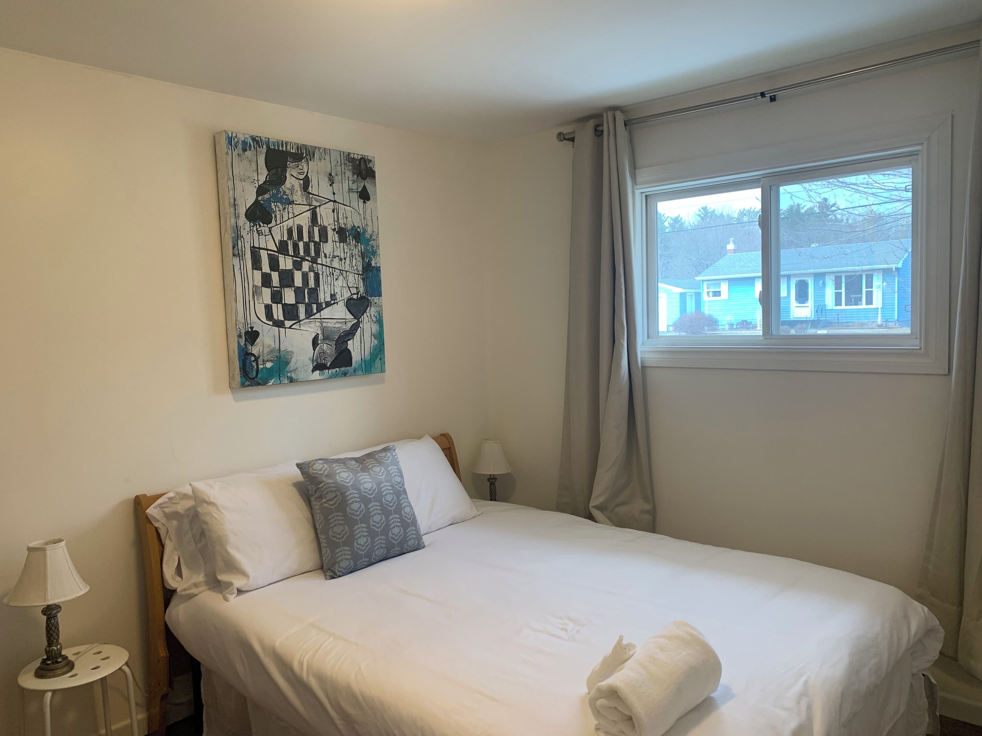 2 多间卧室、免费 WiFi、床单