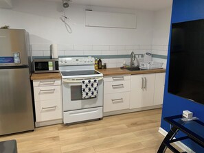 Fridge, microwave