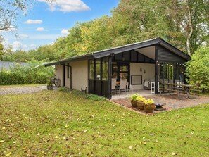House | Exterior - 4 Person Holiday Home in Farvang (Farvang)