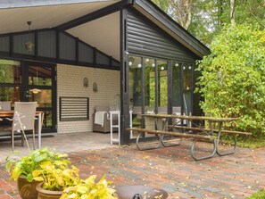 House | Outdoor dining