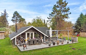 Outdoor dining - Beautiful home in Gedser with WiFi (Gedser)