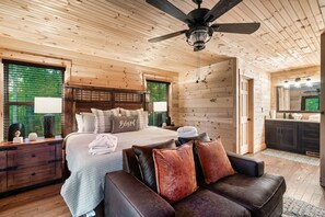 5 chambres, fer et planche à repasser, lit parapluie, Wi-Fi