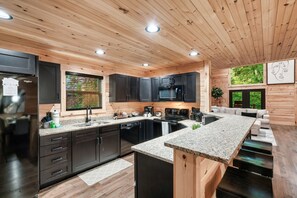 Microwave, oven, stovetop, dishwasher - NEW! LUX / 4 King Bedrooms / 3 Movie Areas / 2 Fire Pits / Game Room / Hot Tub (Sevierville)