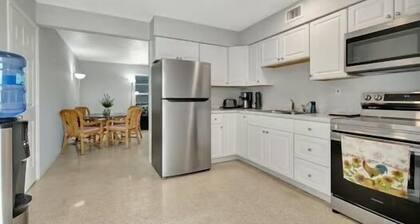 2 bedroom apt, enjoy baseball WiFi close to the Beach & Rapids