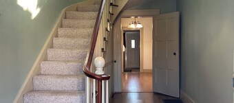 3-bedroom house in delightful Circleville with AC, WiFi. Enjoy a cozy stay