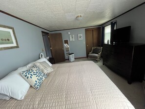 2 quartos, ferros/tábuas de passar roupa, Wi-Fi, roupa de cama