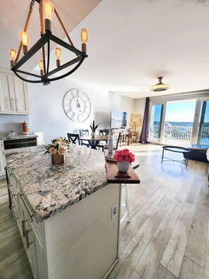 Interior - Exceptional unit 633!Accessible and  Inviting! Perfect Beach set up! (Panama City Beach)