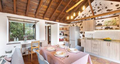 Holiday Home 'Estudio Bibi' with Mountain View and Private Terrace