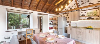 Casa de vacaciones 'Estudio Bibi' con vistas a la montaña y terraza privada