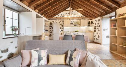 Holiday Home 'Estudio Bibi' with Mountain View and Private Terrace