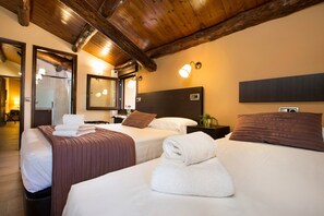 6 عدّة  غرف نوم ومكواة/لوح كي وواي فاي مجانًا وملاءات أسرّة