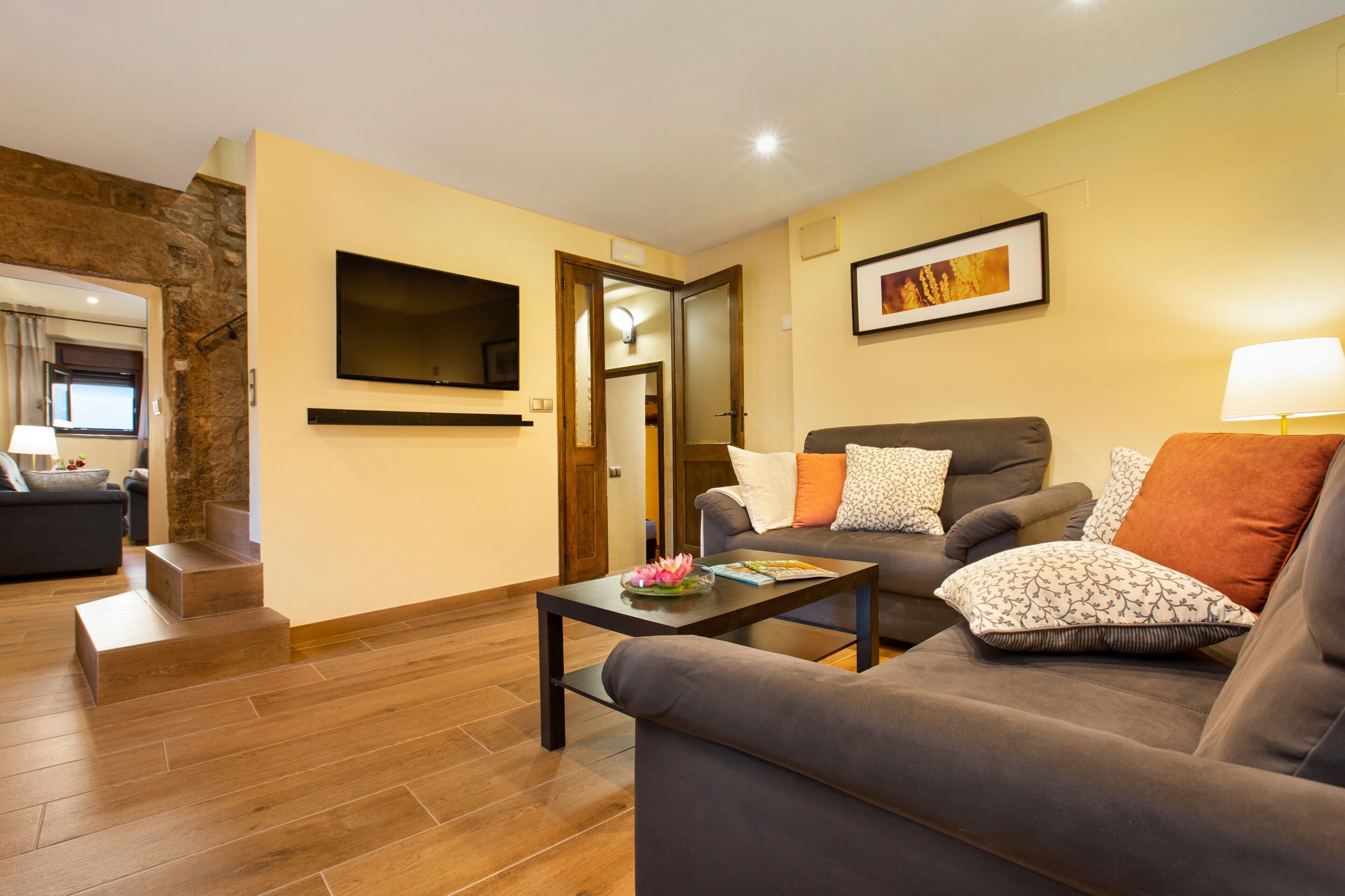 TV, caminetto, tavolo da ping pong