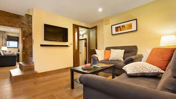 TV, caminetto, tavolo da ping pong