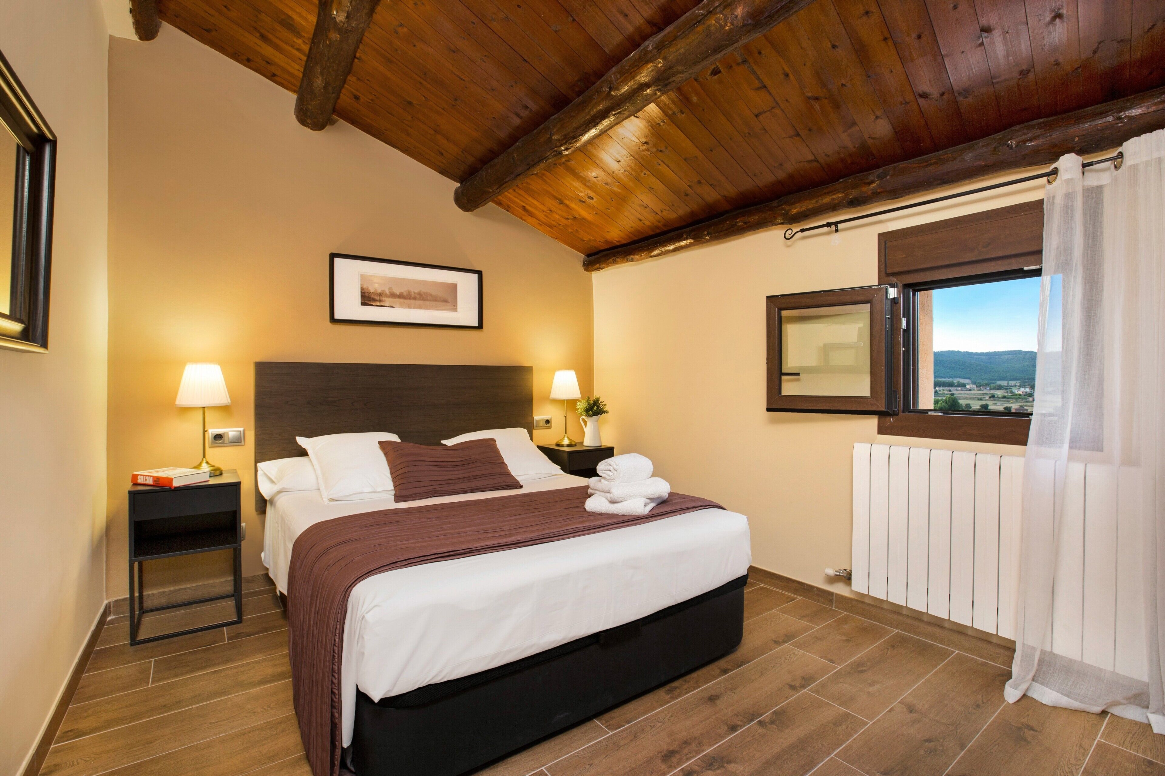 6 camere, ferro/asse da stiro, Wi-Fi gratuito, lenzuola