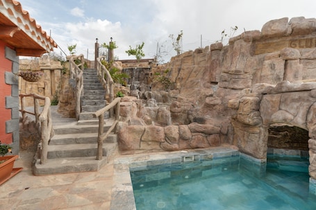 Pool. Holiday Villa 'La Casita' with Mountain Views, Wi-Fi and Air Conditioning