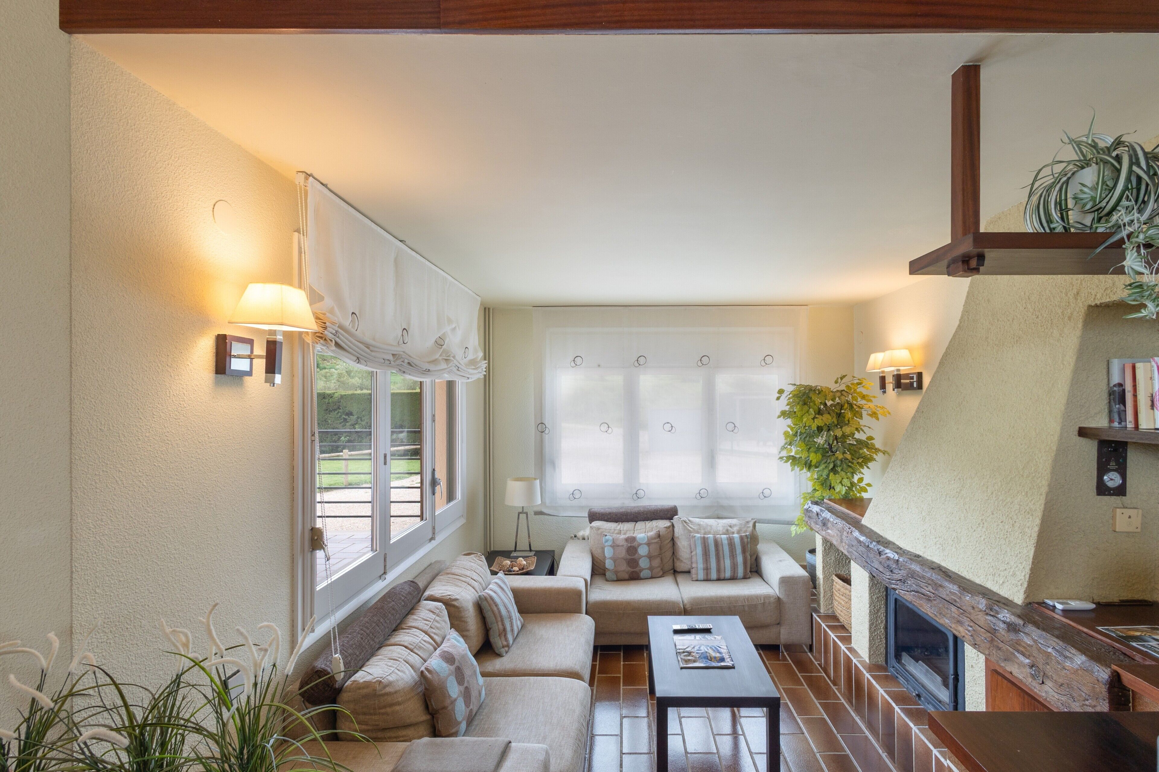 TV, fireplace, ping pong