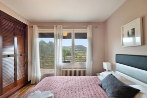 5 chambres, fer et planche à repasser, Wi-Fi gratuit, draps fournis