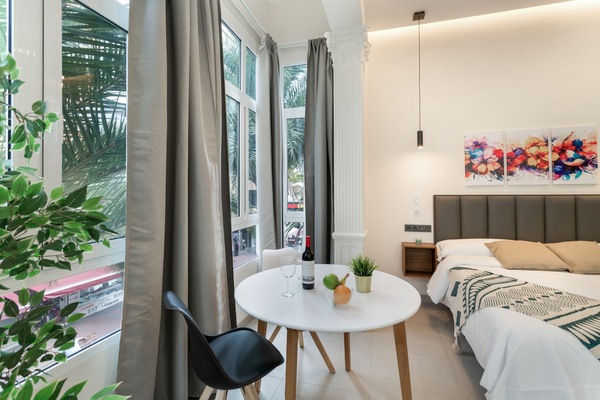1 chambre, fer et planche à repasser, Wi-Fi gratuit, draps fournis