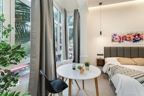 1 bedroom, iron/ironing board, free WiFi, bed sheets - Vacation Studio 'Estudio Esquina' with Shared Terrace, Wi-Fi and Air Conditioning (Las Palmas de Gran Canaria)
