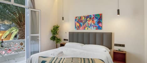 1 habitación, tabla de planchar con plancha, wifi gratis y ropa de cama