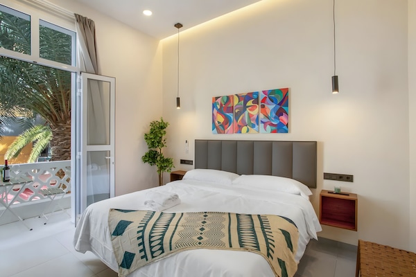 1 habitación, tabla de planchar con plancha, wifi gratis y ropa de cama
