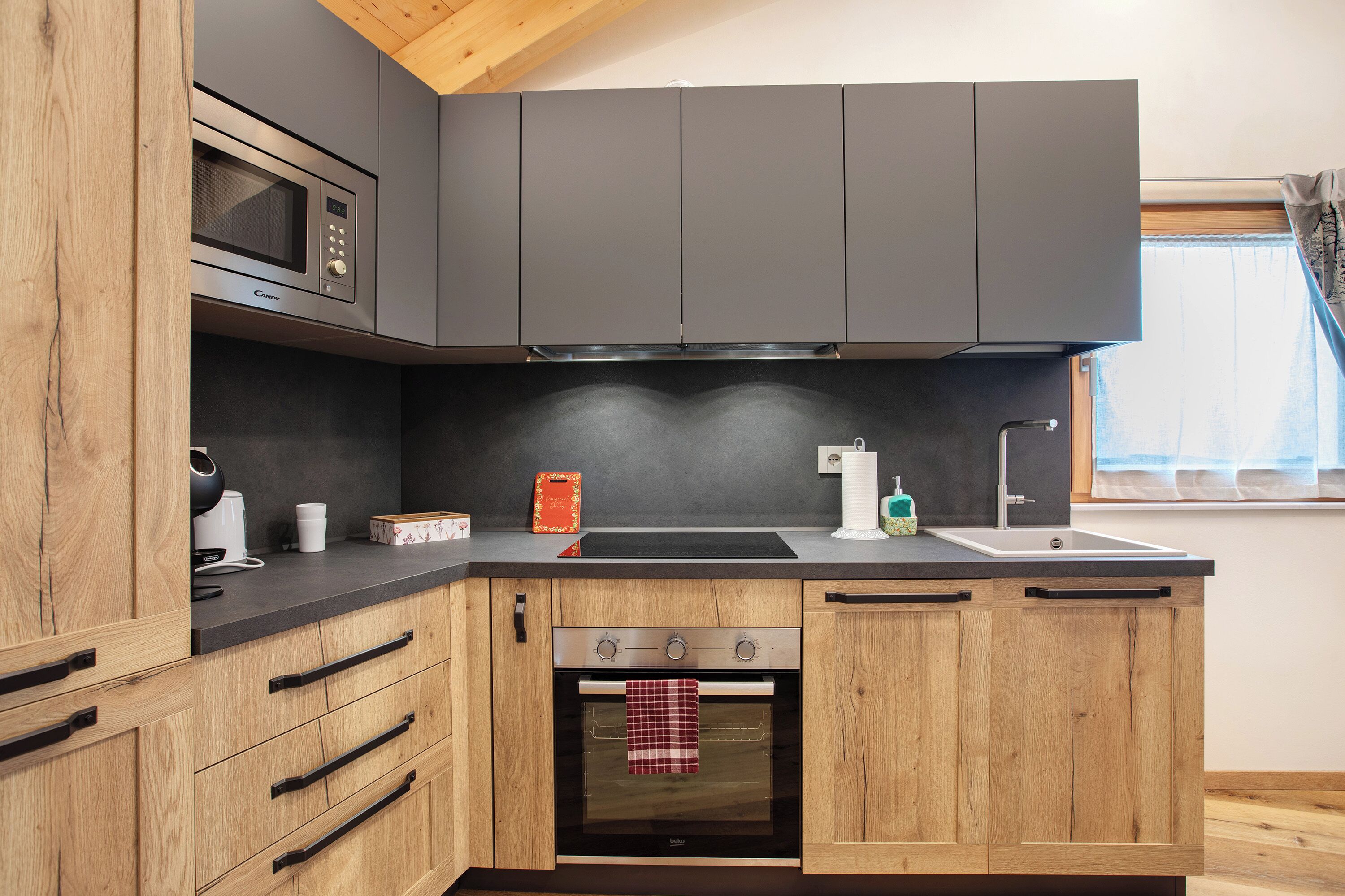 Refrigerador, microondas, horno, placa de cocina