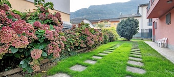 Studio Apartment 'Casa Vacanze La Begonia' with Mountain View, Private Garden and Wi-Fi