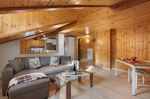 Ferienwohnung 'La Casa Vacanze Portigliatti' mit Bergblick, privater Terrasse & WLAN