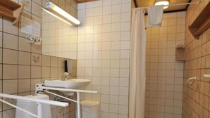 House | Bathroom - 3 Person Holiday Home in Nexo (Nexø)