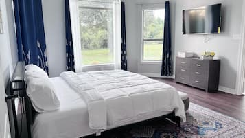 4 bedrooms, desk, iron/ironing board, WiFi